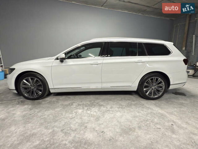 Белый Фольксваген Пассат, объемом двигателя 1.97 л и пробегом 170 тыс. км за 27900 $, фото 7 на Automoto.ua