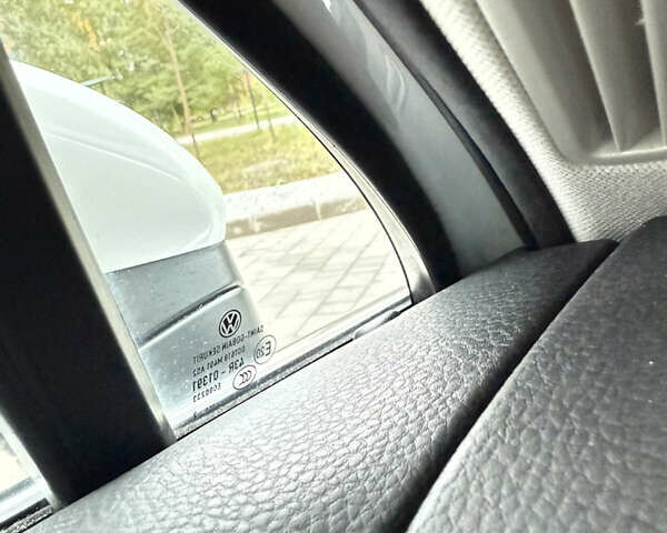 Белый Фольксваген Пассат, объемом двигателя 2 л и пробегом 205 тыс. км за 27500 $, фото 139 на Automoto.ua