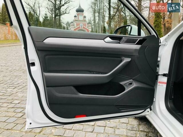 Белый Фольксваген Пассат, объемом двигателя 1.97 л и пробегом 235 тыс. км за 22800 $, фото 20 на Automoto.ua