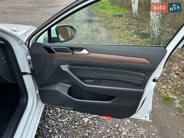 Белый Фольксваген Пассат, объемом двигателя 1.97 л и пробегом 215 тыс. км за 24500 $, фото 43 на Automoto.ua