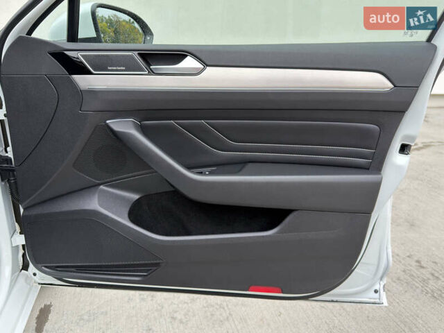 Белый Фольксваген Пассат, объемом двигателя 2 л и пробегом 196 тыс. км за 24999 $, фото 33 на Automoto.ua