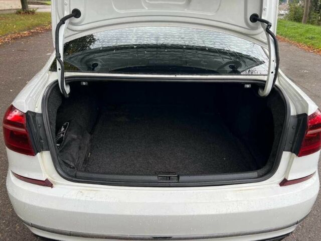 Фольксваген Пассат 2017 в Киеве на Automoto.ua Белый Фольксваген Пассат, объемом двигателя 0 л и пробегом 98 тыс. км за 9700 $, фото 5 на Automoto.ua