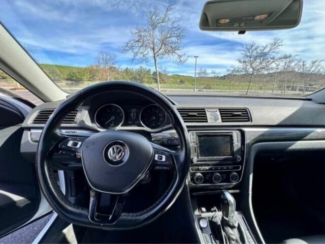 Белый Фольксваген Пассат, объемом двигателя 0 л и пробегом 130 тыс. км за 7800 $, фото 11 на Automoto.ua