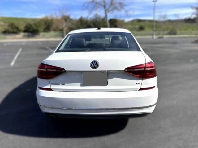 Белый Фольксваген Пассат, объемом двигателя 0 л и пробегом 130 тыс. км за 7800 $, фото 6 на Automoto.ua