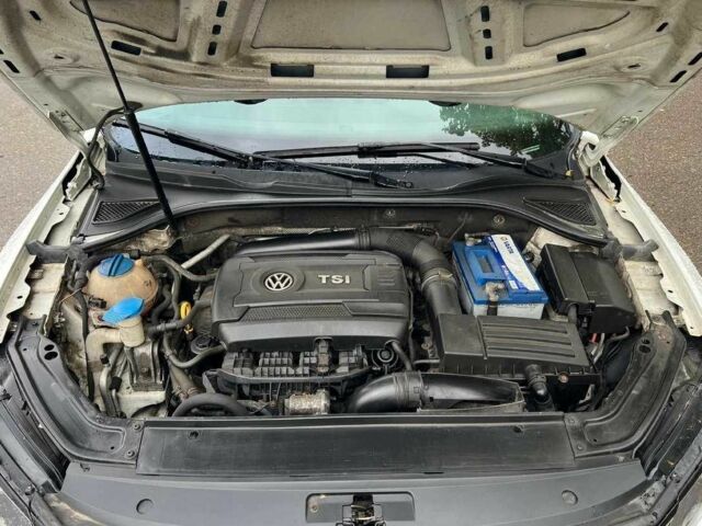 Фольксваген Пассат 2017 в Киеве на Automoto.ua Белый Фольксваген Пассат, объемом двигателя 0 л и пробегом 98 тыс. км за 9700 $, фото 4 на Automoto.ua