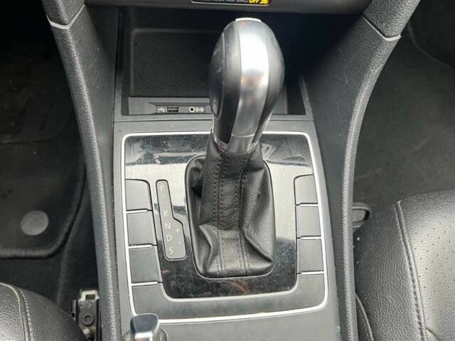 Фольксваген Пассат 2017 в Киеве на Automoto.ua Белый Фольксваген Пассат, объемом двигателя 0 л и пробегом 98 тыс. км за 9700 $, фото 12 на Automoto.ua