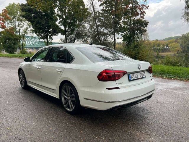 Фольксваген Пассат 2017 в Киеве на Automoto.ua Белый Фольксваген Пассат, объемом двигателя 0 л и пробегом 98 тыс. км за 9700 $, фото 2 на Automoto.ua