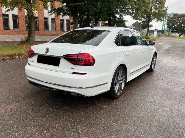 Фольксваген Пассат 2017 в Киеве на Automoto.ua Белый Фольксваген Пассат, объемом двигателя 0 л и пробегом 98 тыс. км за 9700 $, фото 3 на Automoto.ua