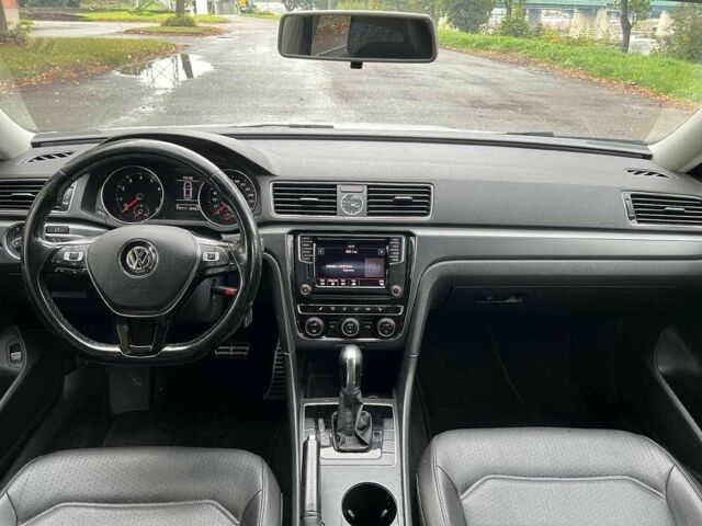 Фольксваген Пассат 2017 в Киеве на Automoto.ua Белый Фольксваген Пассат, объемом двигателя 0 л и пробегом 98 тыс. км за 9700 $, фото 8 на Automoto.ua