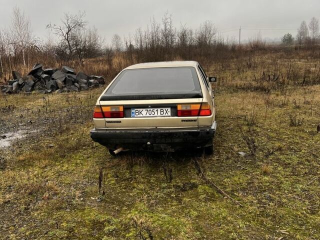 Бежевий Фольксваген Пассат, об'ємом двигуна 1.6 л та пробігом 450 тис. км за 1100 $, фото 2 на Automoto.ua