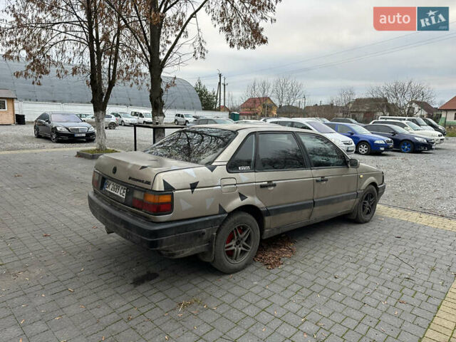 Бежевый Фольксваген Пассат, объемом двигателя 1.8 л и пробегом 300 тыс. км за 1350 $, фото 2 на Automoto.ua