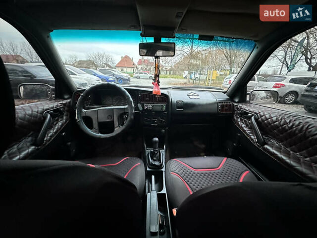 Бежевый Фольксваген Пассат, объемом двигателя 1.8 л и пробегом 300 тыс. км за 1350 $, фото 6 на Automoto.ua