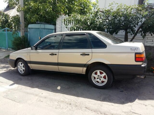 Бежевый Фольксваген Пассат, объемом двигателя 1.8 л и пробегом 1 тыс. км за 2200 $, фото 1 на Automoto.ua