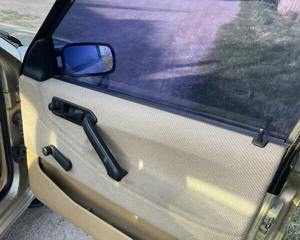 Бежевый Фольксваген Пассат, объемом двигателя 1.8 л и пробегом 279 тыс. км за 1999 $, фото 11 на Automoto.ua