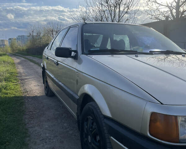 Бежевый Фольксваген Пассат, объемом двигателя 1.8 л и пробегом 279 тыс. км за 1999 $, фото 4 на Automoto.ua