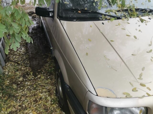 Бежевый Фольксваген Пассат, объемом двигателя 1.8 л и пробегом 100 тыс. км за 650 $, фото 3 на Automoto.ua