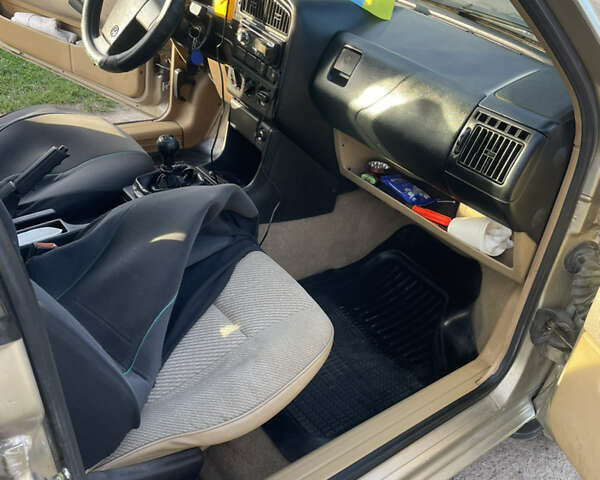 Бежевый Фольксваген Пассат, объемом двигателя 1.8 л и пробегом 279 тыс. км за 1999 $, фото 9 на Automoto.ua