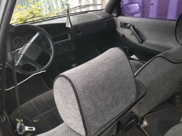 Бежевый Фольксваген Пассат, объемом двигателя 1.8 л и пробегом 100 тыс. км за 650 $, фото 5 на Automoto.ua