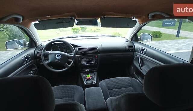 Бежевый Фольксваген Пассат, объемом двигателя 1.6 л и пробегом 300 тыс. км за 5000 $, фото 4 на Automoto.ua