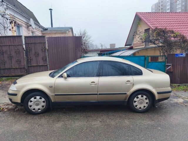 Бежевый Фольксваген Пассат, объемом двигателя 1.8 л и пробегом 320 тыс. км за 4500 $, фото 1 на Automoto.ua