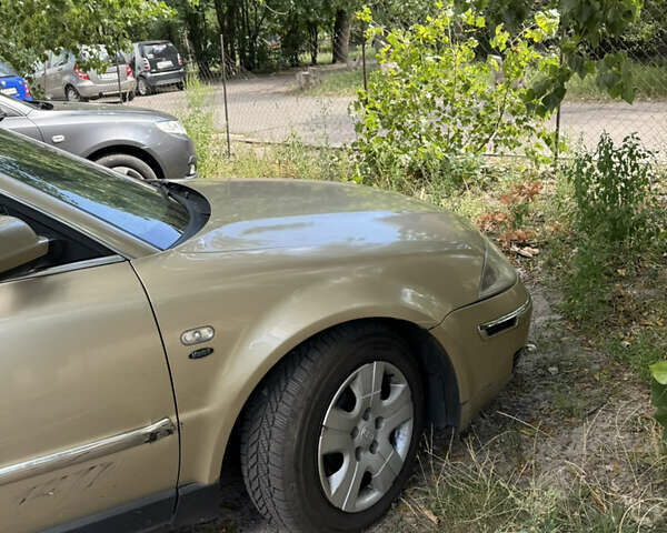 Бежевый Фольксваген Пассат, объемом двигателя 1.8 л и пробегом 280 тыс. км за 2400 $, фото 2 на Automoto.ua