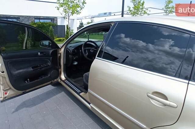 Бежевый Фольксваген Пассат, объемом двигателя 1.6 л и пробегом 300 тыс. км за 5000 $, фото 5 на Automoto.ua