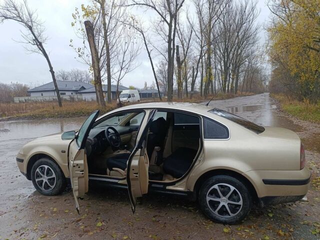 Бежевий Фольксваген Пассат, об'ємом двигуна 1.9 л та пробігом 374 тис. км за 2200 $, фото 4 на Automoto.ua