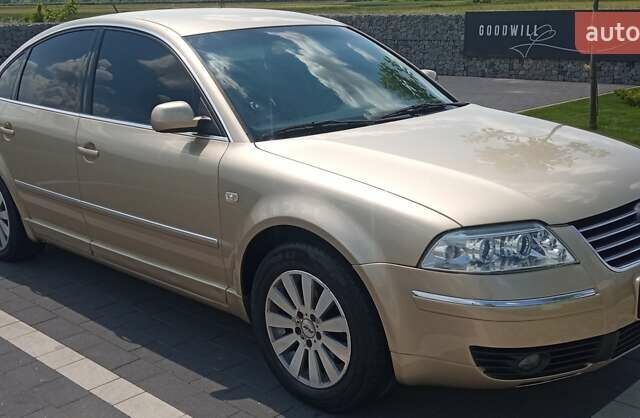 Бежевый Фольксваген Пассат, объемом двигателя 1.6 л и пробегом 300 тыс. км за 5000 $, фото 14 на Automoto.ua