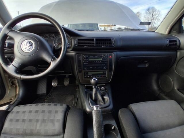 Бежевый Фольксваген Пассат, объемом двигателя 1.9 л и пробегом 280 тыс. км за 1600 $, фото 12 на Automoto.ua