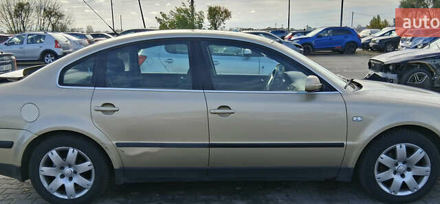 Бежевий Фольксваген Пассат, об'ємом двигуна 0 л та пробігом 280 тис. км за 1600 $, фото 7 на Automoto.ua