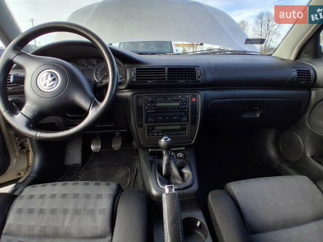 Бежевий Фольксваген Пассат, об'ємом двигуна 0 л та пробігом 280 тис. км за 1600 $, фото 12 на Automoto.ua