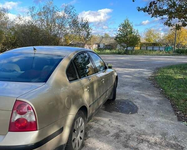 Бежевый Фольксваген Пассат, объемом двигателя 1.78 л и пробегом 380 тыс. км за 4200 $, фото 9 на Automoto.ua