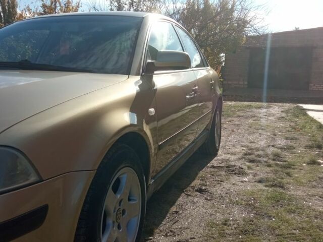 Бежевий Фольксваген Пассат, об'ємом двигуна 1.9 л та пробігом 300 тис. км за 2400 $, фото 6 на Automoto.ua