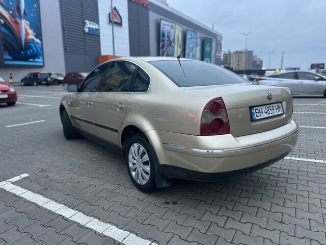 Бежевый Фольксваген Пассат, объемом двигателя 1.8 л и пробегом 300 тыс. км за 3550 $, фото 3 на Automoto.ua