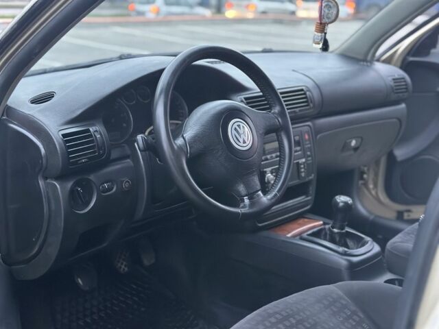 Бежевый Фольксваген Пассат, объемом двигателя 1.8 л и пробегом 300 тыс. км за 3550 $, фото 6 на Automoto.ua