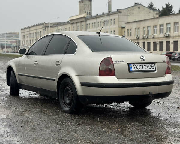 Бежевий Фольксваген Пассат, об'ємом двигуна 1.9 л та пробігом 300 тис. км за 5650 $, фото 1 на Automoto.ua