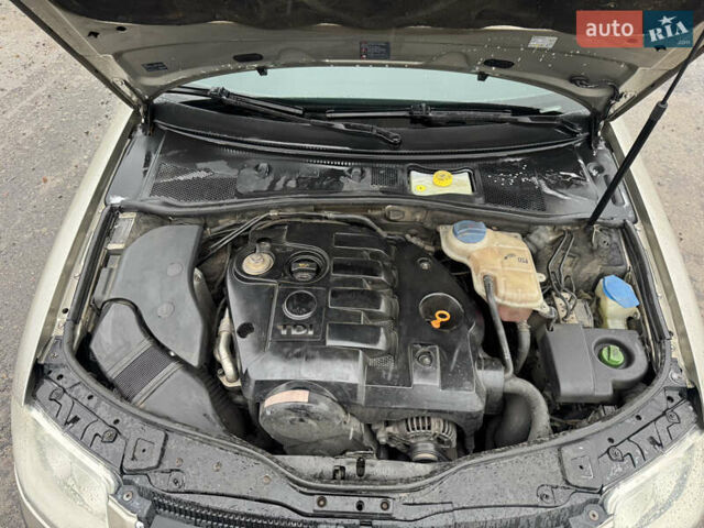 Бежевий Фольксваген Пассат, об'ємом двигуна 1.9 л та пробігом 300 тис. км за 5650 $, фото 11 на Automoto.ua