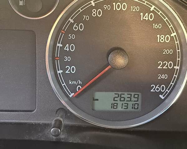 Бежевий Фольксваген Пассат, об'ємом двигуна 2 л та пробігом 180 тис. км за 6700 $, фото 8 на Automoto.ua