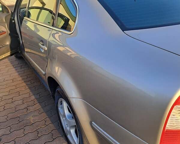 Бежевий Фольксваген Пассат, об'ємом двигуна 2 л та пробігом 180 тис. км за 6700 $, фото 5 на Automoto.ua