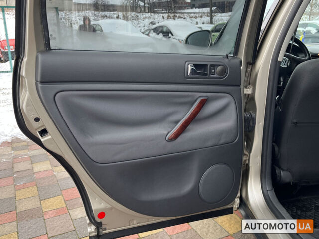 Бежевий Фольксваген Пассат, об'ємом двигуна 2 л та пробігом 182 тис. км за 6000 $, фото 15 на Automoto.ua