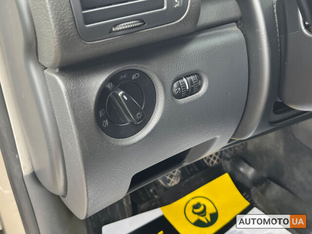 Бежевий Фольксваген Пассат, об'ємом двигуна 2 л та пробігом 182 тис. км за 6000 $, фото 10 на Automoto.ua