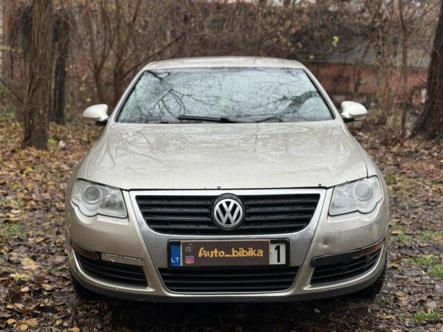 Бежевый Фольксваген Пассат, объемом двигателя 2 л и пробегом 300 тыс. км за 2199 $, фото 5 на Automoto.ua