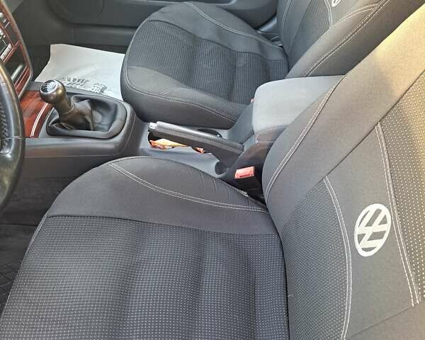 Бежевий Фольксваген Пассат, об'ємом двигуна 2 л та пробігом 180 тис. км за 6700 $, фото 2 на Automoto.ua