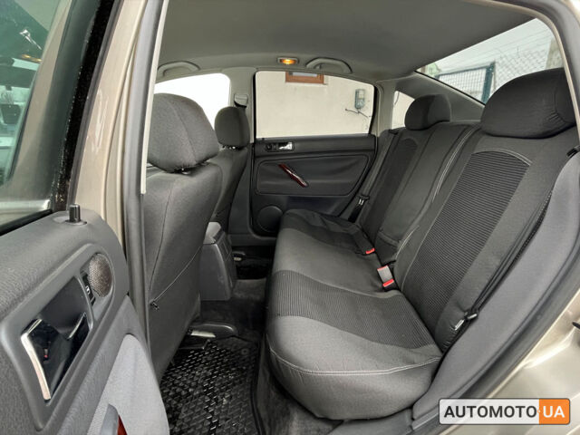 Бежевий Фольксваген Пассат, об'ємом двигуна 2 л та пробігом 182 тис. км за 6000 $, фото 16 на Automoto.ua