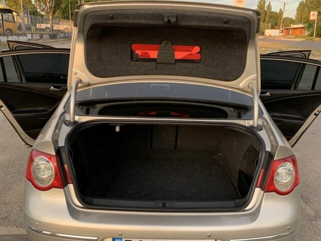 Бежевый Фольксваген Пассат, объемом двигателя 2 л и пробегом 275 тыс. км за 8000 $, фото 16 на Automoto.ua