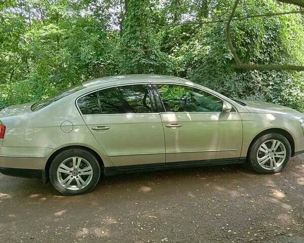 Бежевый Фольксваген Пассат, объемом двигателя 1.98 л и пробегом 280 тыс. км за 8300 $, фото 2 на Automoto.ua