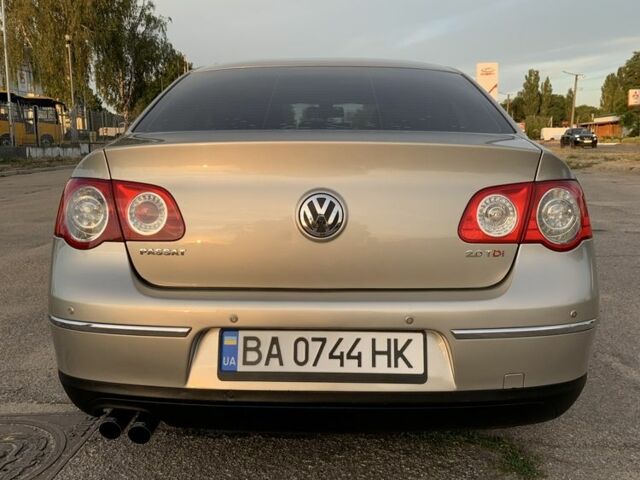 Бежевый Фольксваген Пассат, объемом двигателя 2 л и пробегом 275 тыс. км за 8000 $, фото 5 на Automoto.ua