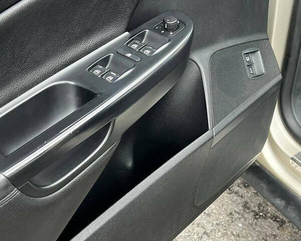 Бежевый Фольксваген Пассат, объемом двигателя 2 л и пробегом 290 тыс. км за 6900 $, фото 28 на Automoto.ua