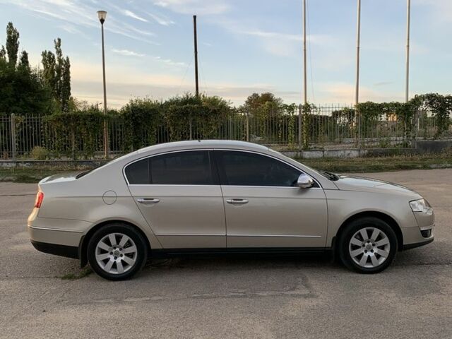 Бежевый Фольксваген Пассат, объемом двигателя 2 л и пробегом 275 тыс. км за 8000 $, фото 3 на Automoto.ua