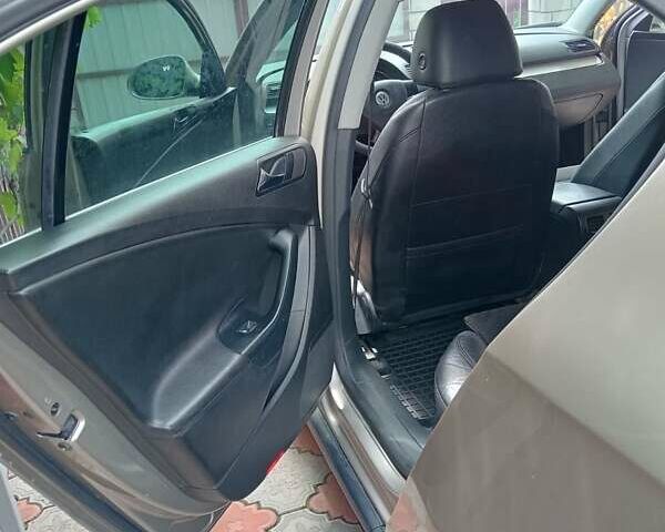 Бежевый Фольксваген Пассат, объемом двигателя 1.98 л и пробегом 280 тыс. км за 8300 $, фото 13 на Automoto.ua